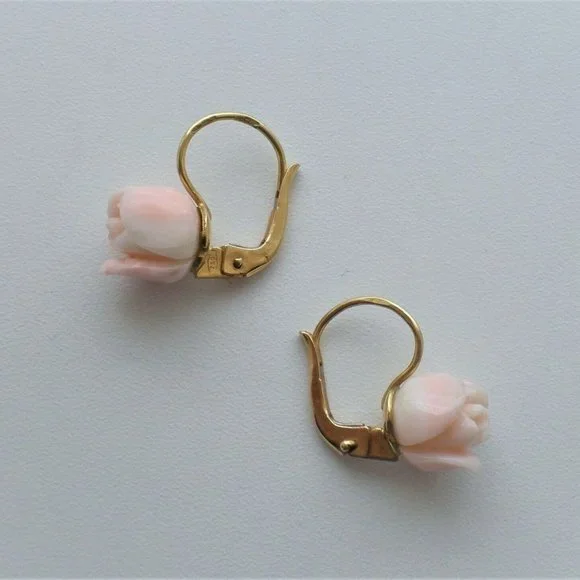 18K 750 Gold Carved Angel Skin Pink White Coral Rose Flower Leverback Earrings